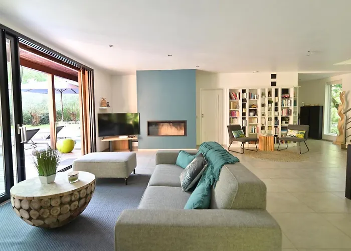 ヴィラ Biscalodge ビスカロッス